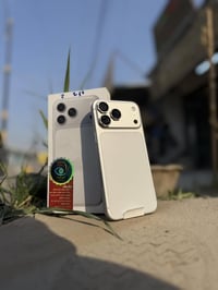 ايفون 17برو ماكس الذاكرة 256 شريحة فعاليه  اللون سلفر نسخه ZA السعر 2م...