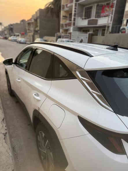 سلام عليكم توسان موديل 24خليجي فول مواصافات عدة بنرامة ماشية 25الف جديدة رقم بغداد مكان السيارة بغداد السونار مرفق مع الصور السيارة جديدة السعر 215 وبيه مجال للطيبين رقم الهاتف *********** موجود واتساب
