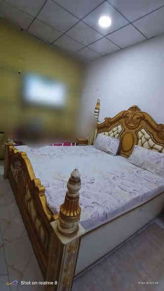 غرفة اخشاب للبيع بمبلغ 500 الف وبيه مجال للتواصل على الرقم التالي *********** البصرة _ إسكان الموانئ
