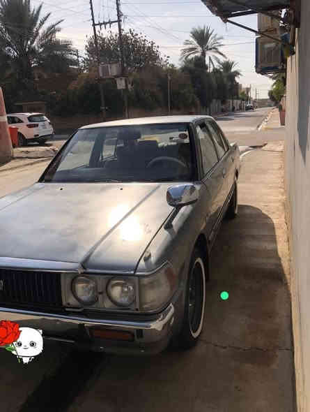 سلام عليكم سياره سيدان موديل ٩٠ محور رقم بغداد ومكان سياره بغداد مابيه صبغ ماعدا الرباع مابيه ضربه مكفوله من الگص ونقل الجثه گير واكسل جدد قبل اسبوع من شادهن المكينه بالمسافات البعيده بس تنقص قليل تبريد وتدفئيه شغالات تخم تاير جديد 
اسف عن الاطاله وتحياتي ***********/ ***********
سعرها ٧٠وبيه مجال
