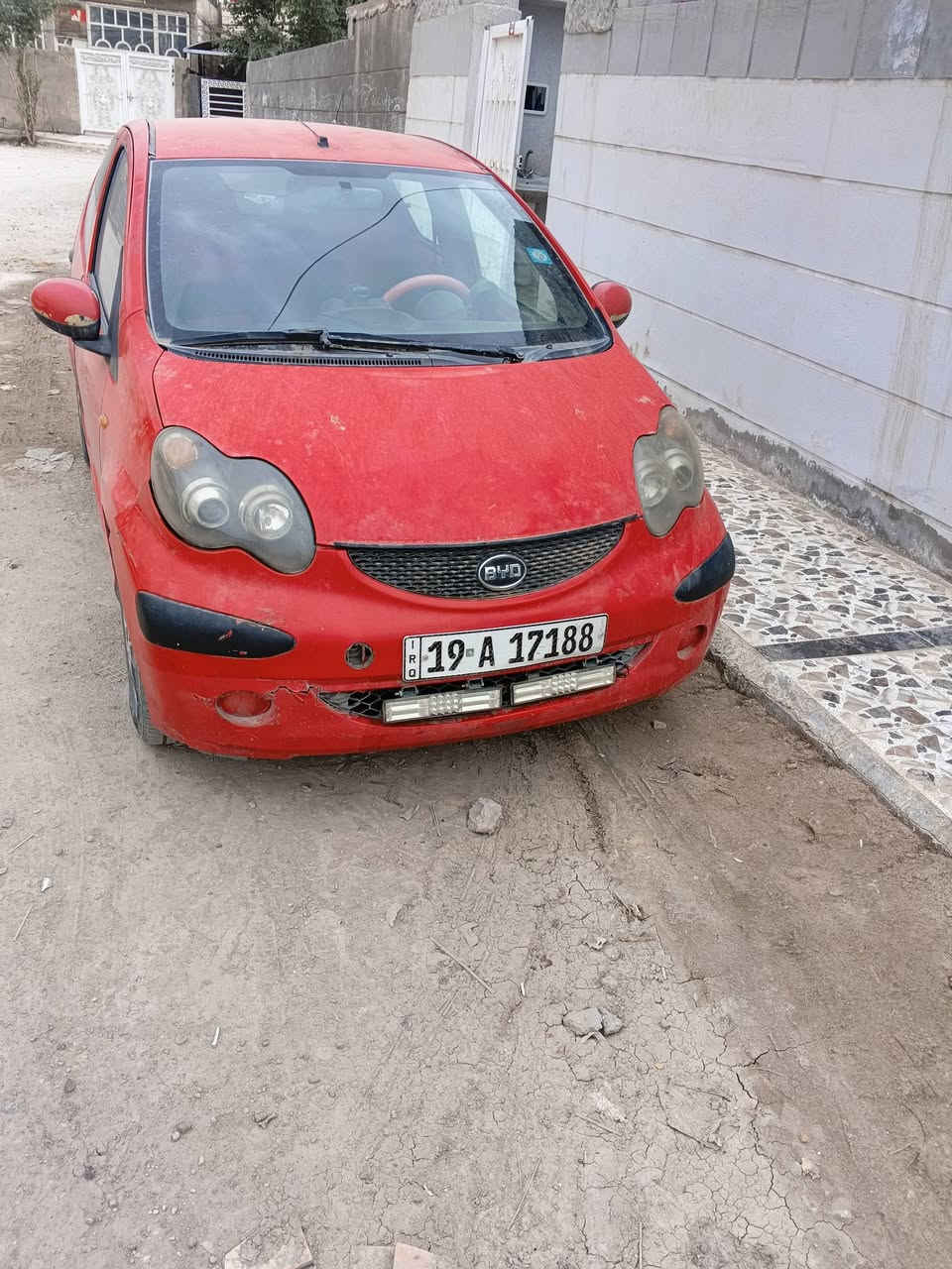 السلام عليكم
بي واي دي f0 موديل 2013 كير عادي
رقم كربلاء انكليزي 
مكينتهه توني مجفتهه بلادية تبريدهه كمبريسر عطلان
مكاني بابل رقم ***********
السعر 32 وبيهه مجال
