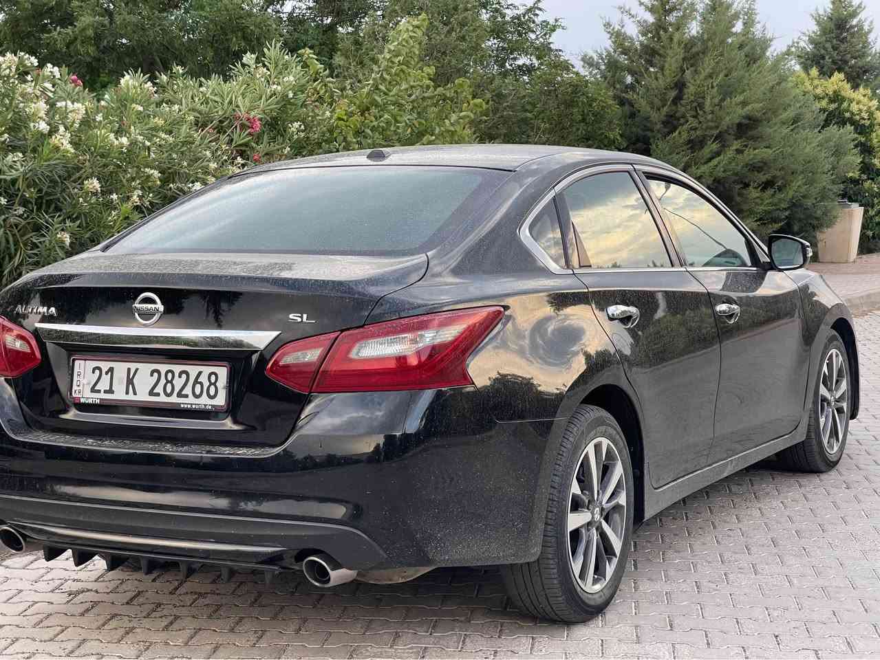 ئالتیمای ۲٠۱۸ ئێس ئێلی رەش 
مواسەفات: 
کوشنی هیتەر 
سوکانی هیتەر
راداری ئاوێنە و جادە 
ئاوێنەی دژە فوول 
لییدی ئاوێنە 
کوشنی جلد
تەبریدی نیزام سبلیت 
تەبرید مەرکەزی 
بەردی ئەگزۆزی بیلادی گێر و مەکینەی نەکراوەتەوە بە شەرت
بۆنیت بۆیاخ
چەمەلەخ گۆراوە بە بیلادی
نووکی سەخفەکەی دوو چالی تییایە رەقەم و سەنەوی هەتا  ۲٠۳٠ تازەیە
نرخ123گەڵا بە مەجالەوە   ژ.م(***********) السليمانية, العراق
