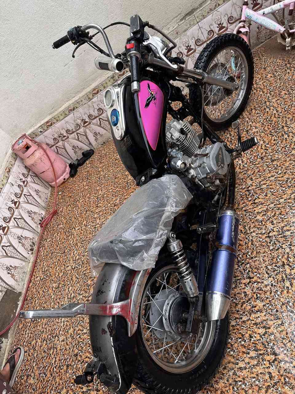 سلام عليكم دراجه هارلي كروزر محرك ستوته دراجه نضيفه مال لعب اريد اراوسها بدراجه شحن شني ؏ـندڪ نزل نشوف 
العنوان الجزيره قرب جسر خالد 
***********
