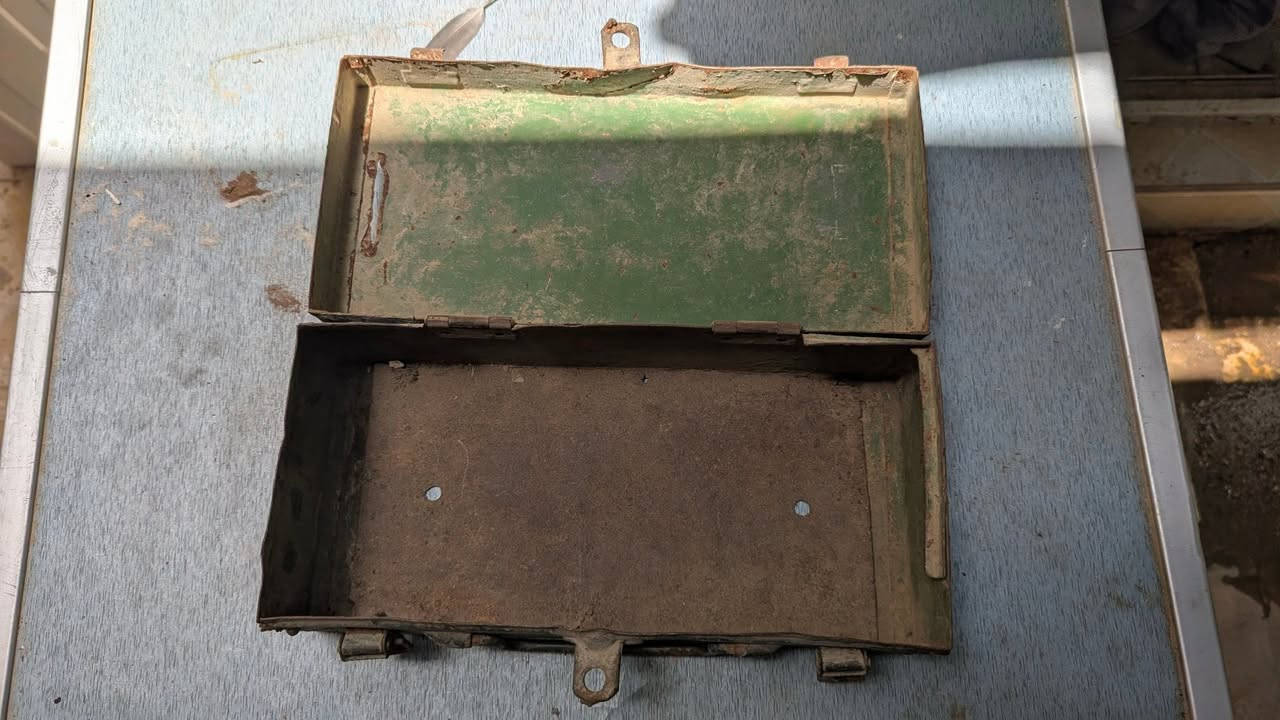 متوفر صندوقين قديمات  وقاصه مكسور القفل مالها 

 قيم اعلى سعر ابيع


**إذا كنت صاحب هذا الإعلان وتريد حذفه لأي سبب، رجاءا أرسل رسالة إلى الدعم الفني**