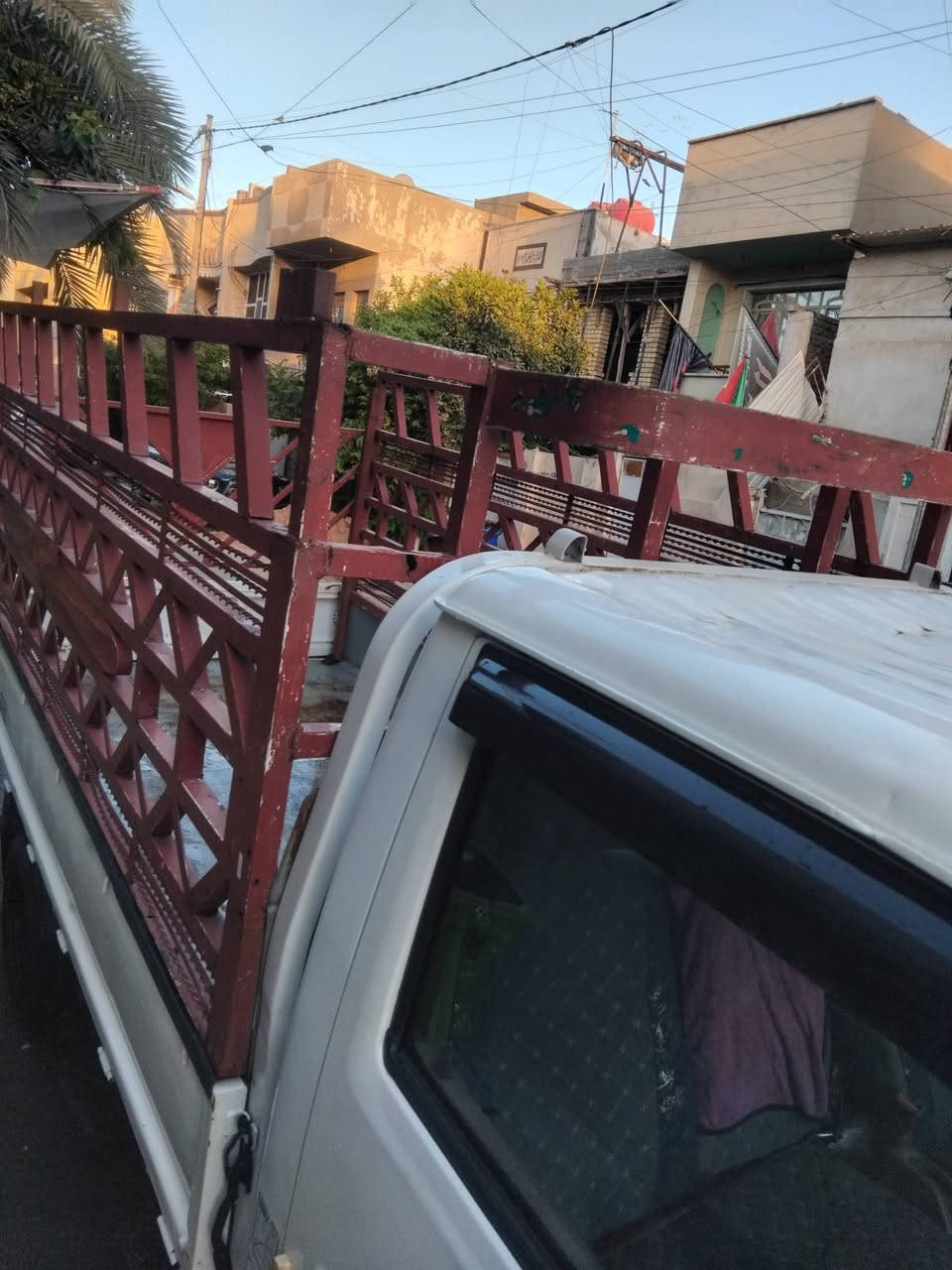 سلام عليكم. 
فونيترا 98
سنوية الى 2030
رقم صلاح الدين  انكليزي 
صبغ البدي معمر 
تاير جديد 
باتري جديد 
ضفيرة بلكامل. جديدة. صار اسبوع من شديتهة
كهربايات شغالة الكول 
سعر 63 
بغداد حرية 
***********
