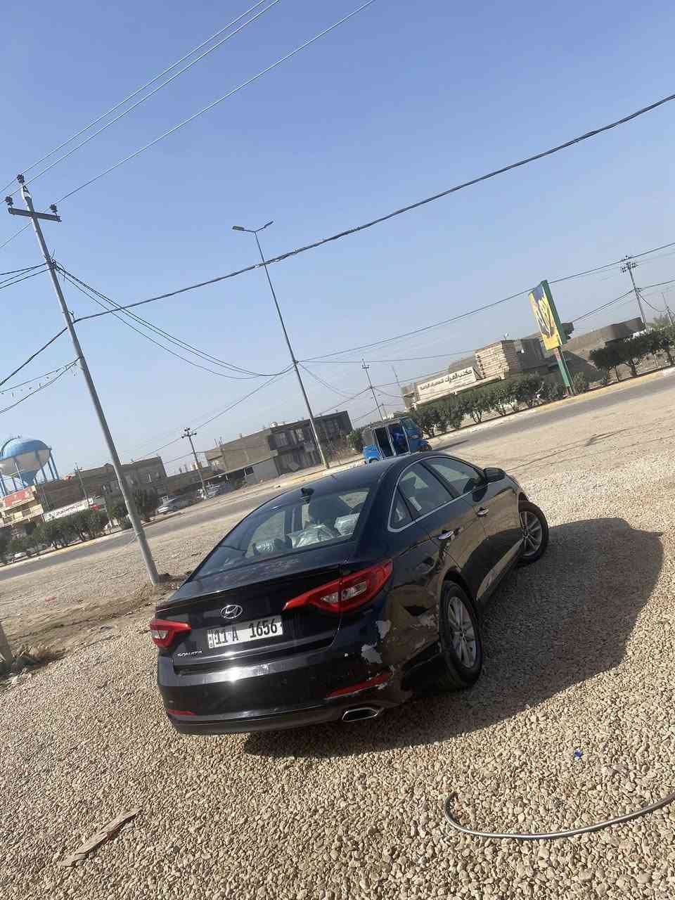 على بركة الله
سونتا 2015 امريكي 
السياره حادثها فقط جاملغ وبيها الجاملغ الخلفي والجنطه بس مفتوحات ومشدودات نفسهن  
السياره جاهزه من كير مكينه حداديه سنويه جديد هزه جديد تحويل ثاني يوم بأسمك رقمها حلو مرتب بغداد سعرها 118 وبيها مجال حگ جيه واني خادم للأستفسار ***********
