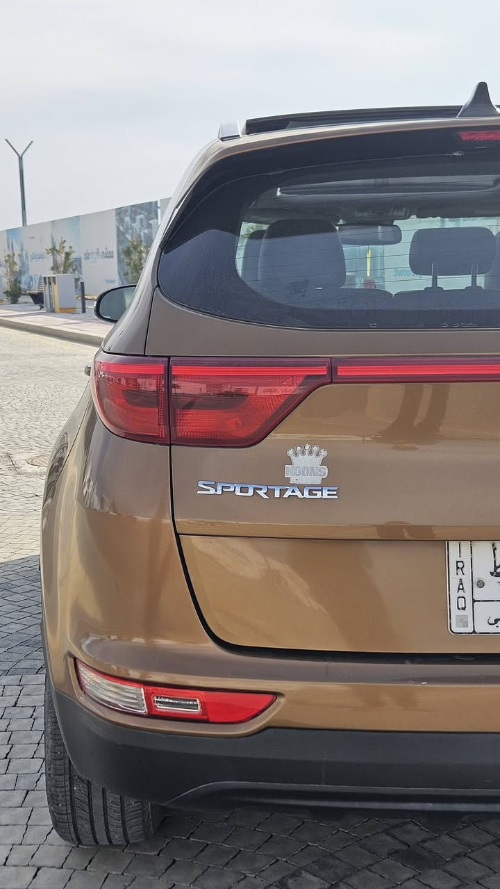 KIA SPORTAGE EX 2017
وارد أمريكي 
كلين تايتل ✅️

⚙️محرك 4 سلندر 2.4L 
🛞 دفع رباعي AWD

فول مواصفات للأخير EX
🟫 ويلات المنيوم 
🟫لايتات LED
🟫إشاير بالمري
🟫كشنات جلد +تدفئة 
🟫شاشة تدعم ANDROID AUTO
🟫تبريد قطعتين 
🟫 بانوراما

🛡أنظمة السلامة ومساعدة السائق 
🔻نقاط عمياء
🔻كامرة خلفية 
🔻نظام تنبيه المرور خلفي

مرقم بغداد بإسم شخصي تحويل مباشر
مكان السيارة بغداد مجمع بدور السكني 

ماشية 71 ألف 

السعر 17,000💲 

للإستفسار 
*********** إتصال أو واتساب
