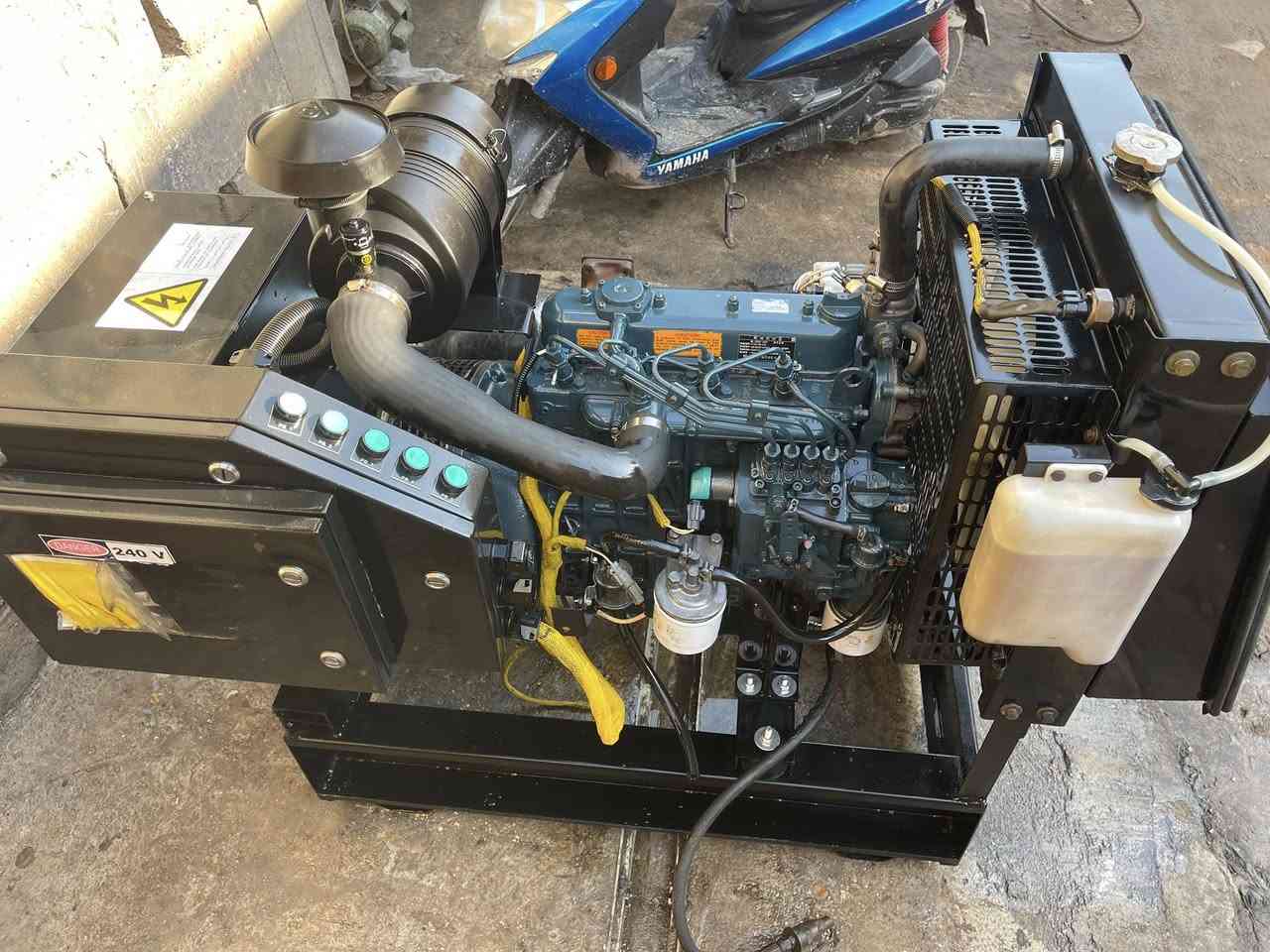 القدره: 13.6كيفي  
المبيريه 56 امبير
سنكل فيز 220 
المحرك:4بستم  حجم 1505
نوع الملف: استامفورد 
مع سستم بروتكشن كامل للحمايه
ونظام اوتو
بلادي عل وضع الشركة شرط الشغل والضمان 
موجود توصيل جميع المحافظات
لمعرفة السعر فقط الاتصال:-
العنوان:بابل/الحله/ باب المشهد
***********
***********
