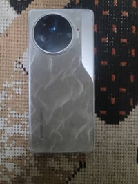 للبيع هاتف Tecno Camon يتميز بشاشة رائعة مع تصميم خلفي جميل ومميز. الك...