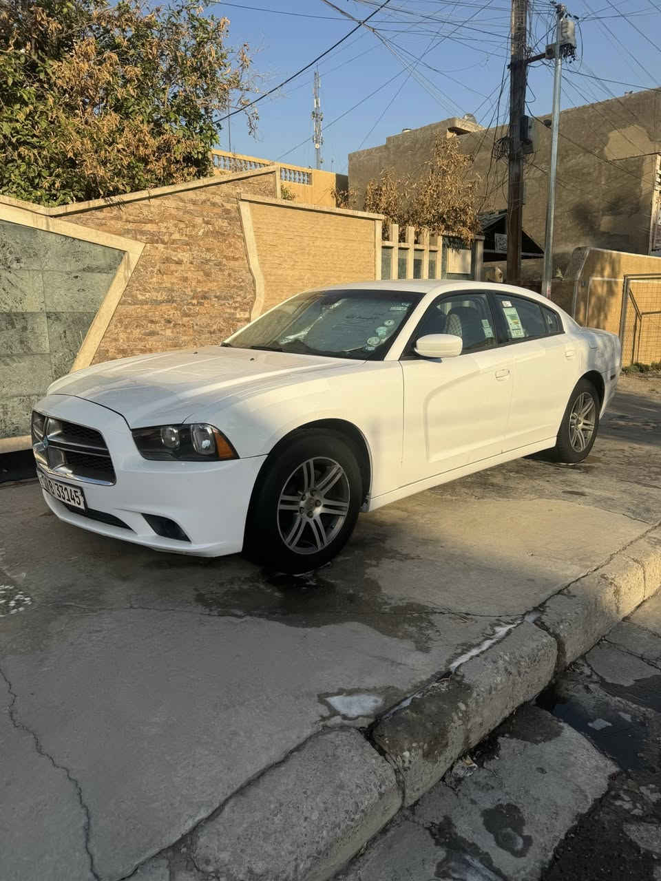 دوج جارجر سياره خليجيه مديل 11
مكينا كير اكسل تخم تاير بيها اذا مو جديد اني اشدلك تخم 
تبريد صدر كله جديد باتري قبل شهر شاده 
السياره رقم اربيل ابسمي تريد تحويل تريد وكاله سنويا ما ساقطه  وترايك وين ما يعجبك روح
السياره بيهه صبغ جاملغ الخلفي ع كد شبر من اكلك شبر يعني شبر والباب وره صدر ربعه بي صبغ فقط 
السياره عليها نصبه وترايل يخبل
فقط بيهه ملاحضه ملاحضه بدايت كاردن لو بيها دجه مال كير وحده من ثنين بيها فقط بل مشي رجه
المكان بغداد حي اور 👍👍
رقم ***********
***********
