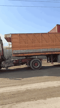 السلام عليكم
عربانه عمل بغداد شاصي 16 طول 12ونص 
دنكرين سربس واحد 14 تخم تاير للاستفسار الاتصال على الرقم 
*********** مكان ناصريه سوق الشيوخ
