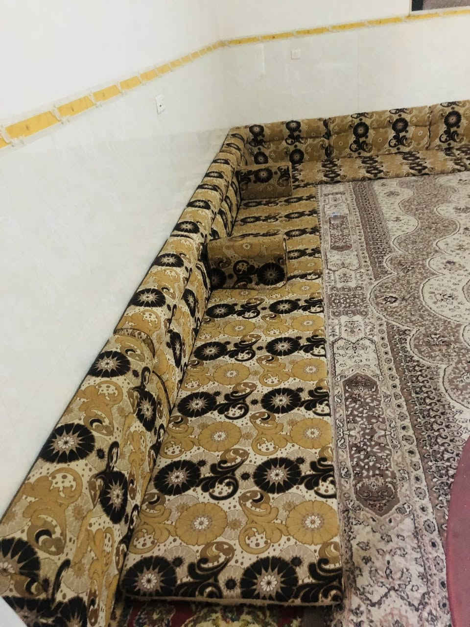ديوان ونص للبيع ارضي الناصي السعر 375 بي مجال قليل الي يريده يراسلني  ملاحظه الديوان نضيف الي يريده يتصل *********** او يراسلني
