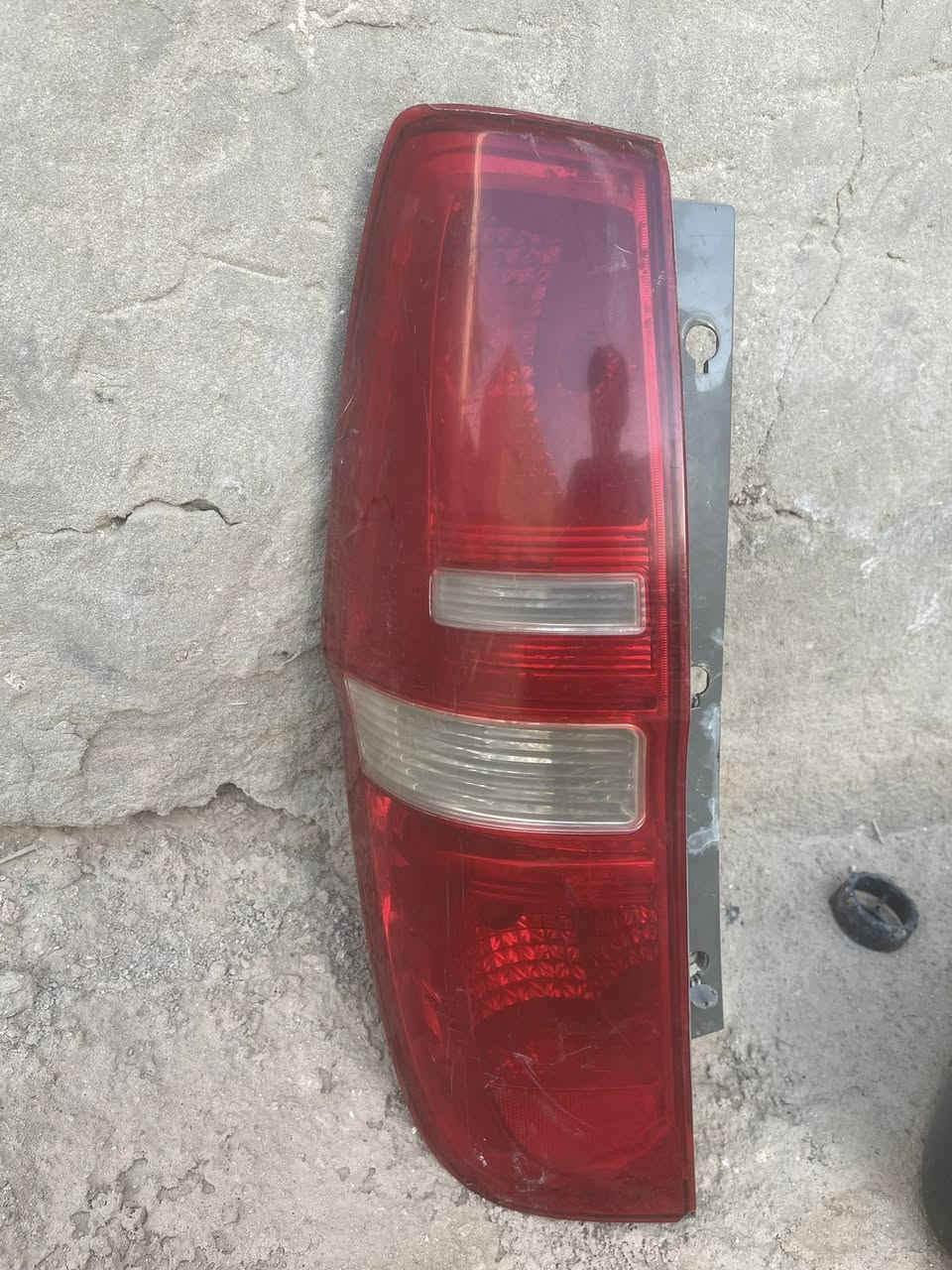 سلام عليكم غراض ستاركس لي بيع. شبك مديل ١٦ رديتر نضيفه عل شرط بكليت جهت سايق زوج مري اصليه نضيفات اي ستفسار هذا رقمي  ***********
