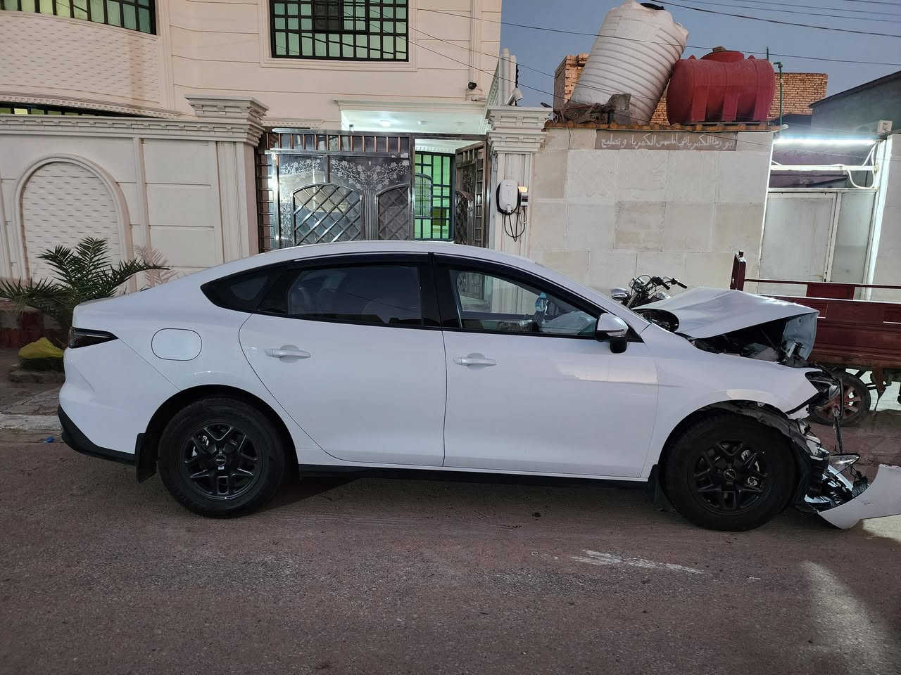 سلام عليكم
سيارة BYD Seal 5 الفئة العادية موديل 2025
ماشية 2000 كم
محرك البنزين ماشي 200 كم
الحادث مثل ما موضح بالصور والفيديو
السعر 90 ورقة
المكان النجف الاشرف


**إذا كنت صاحب هذا الإعلان وتريد حذفه لأي سبب، رجاءا أرسل رسالة إلى الدعم الفني**