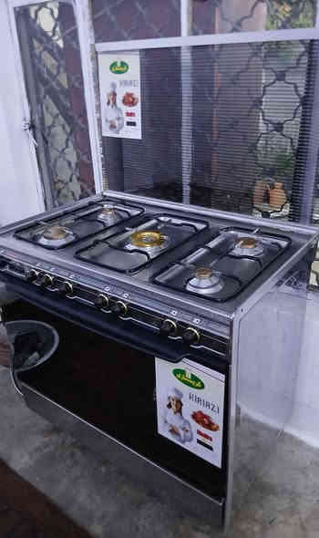 طباخ كريازي مصري للبيع شرط نضافةة الشغل السعر ٢٣٠الرقم الهاتف ***********
