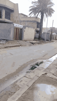 سلام عليكم بيت للبيع 150طابق واحد واجها 5ونزال 30ابوب الشام قريب السوق شارع ام رياض الوكيله بسمي طابو صرف سكتي وباقي التفاصيل اتصال ***********
