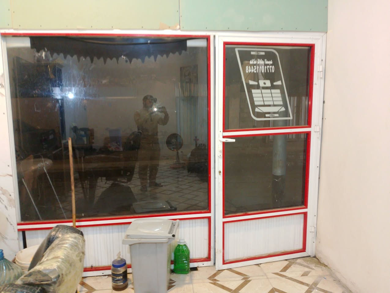 سلام عليكم غراض حلاقه للبيع كلمن وسعره نضيفات رقمي ***********
