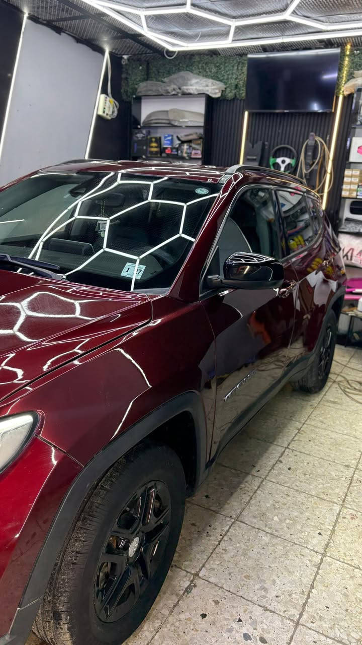 جيب كومبارس
مديل ٢٠٢٢ 
٤ سلمدر (٢٤٠٠) 
فول مواصفات 
فور ويل 4x4 
حادث امريكة موجود بلصورة 
ماكو اي تبديل مجرد تصليم بلجاملغ وحافة البنيد  وحافة الباب نفس ما موجىد بصورة الحادث 
ماشية ٩٣ كم 
بغداد الدورة 
رقم  التلفون ***********
