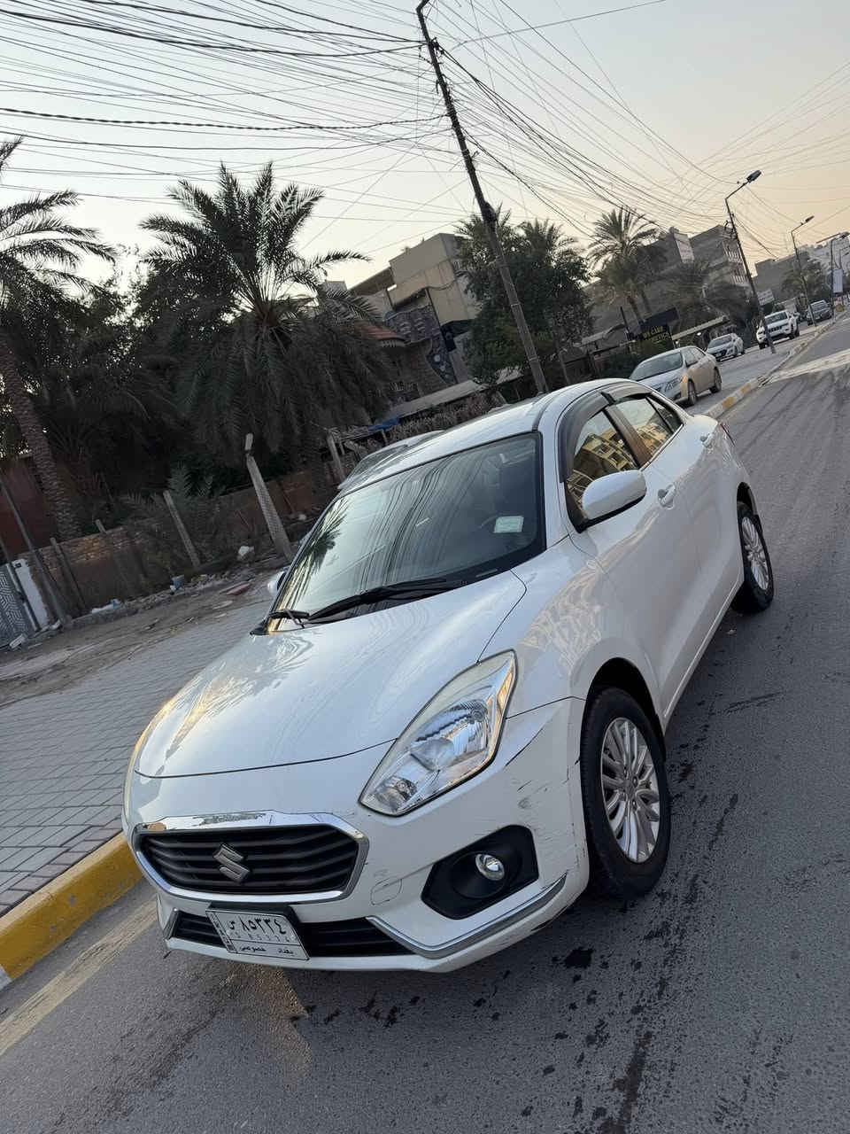 السلام عليكم
سوزوكي دزاير 2018 
خليجي استلام شركة
رقم بغداد باسمي تحويل ثاني يوم
ماشية 55 
مواصفات عادية 
بدون قطرة صبغ 
موضح بالصور شنو بيها وباقيات على حطتهه 
جاملغ الامامي يرادلة نصة صبغ 
يرادلهاا ترتيبات 
سيارة حلوة ونظيفة كير محرك صدر تبريد كلة كفاله 
مكاني بغداد حي القاهرة 
سعرها مناسب  (83)  وبي مجال مال جيتك

***********
