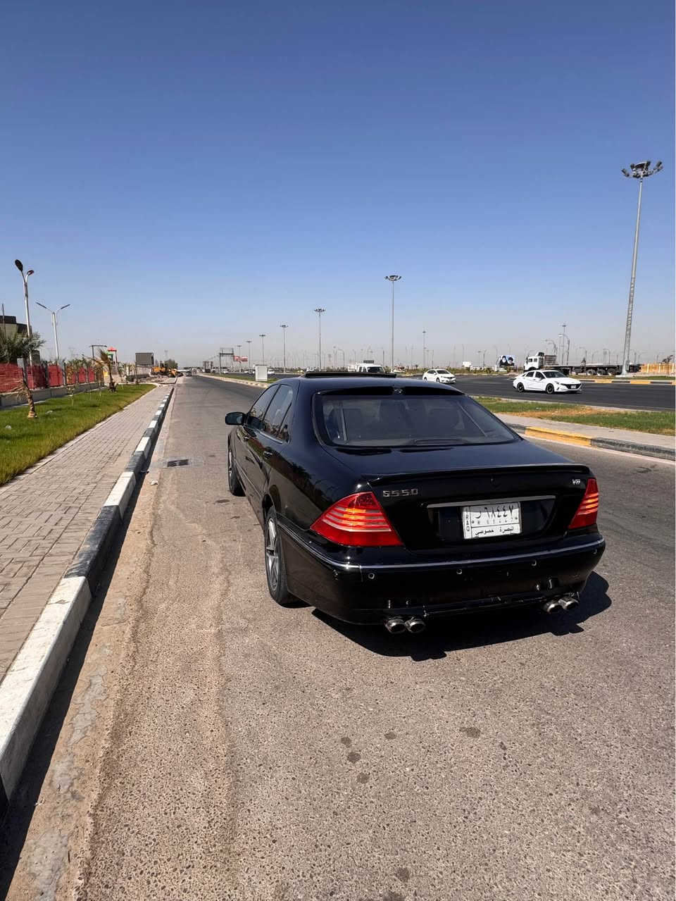 مارسدس غواصه S500 فول مواصفات لارج
رقم بصرة سنوية 2027 تحويل مباشر مكان السيارة البصرة
موديل 99 لون اسود 
صبغ عام بدون حادث فقط صبغ 
محرك كير شرط الفحص كزوز رياضي بلاد 
جوبلس وابواب شفط 
تبريد شغال حدادة ٧٥ بالمية
سيارة جاهزة 
السعر ٩٠ 
مكاني بصرة ورقمي
*********** البصرة, العراق
