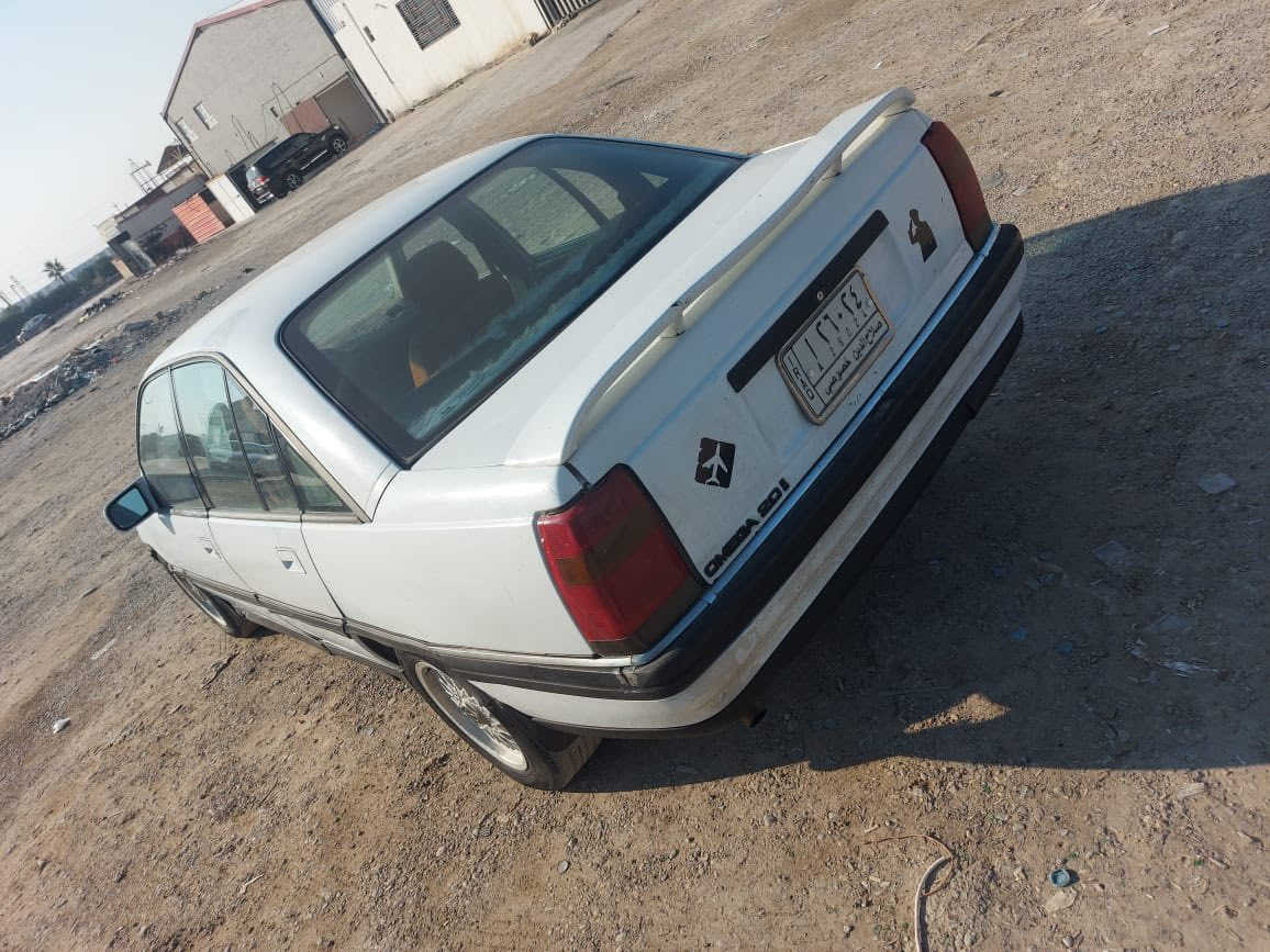 اوبل موديل ٩٣ كير اوتماتيك كيرمحرك صدرتخم تايرمحرك 20 السياره كلش نضيفه سنويه ل27 السعر35 وبيهامجال ***********انامكلف بل نشر خابرورصاحب الرقم الي بل
