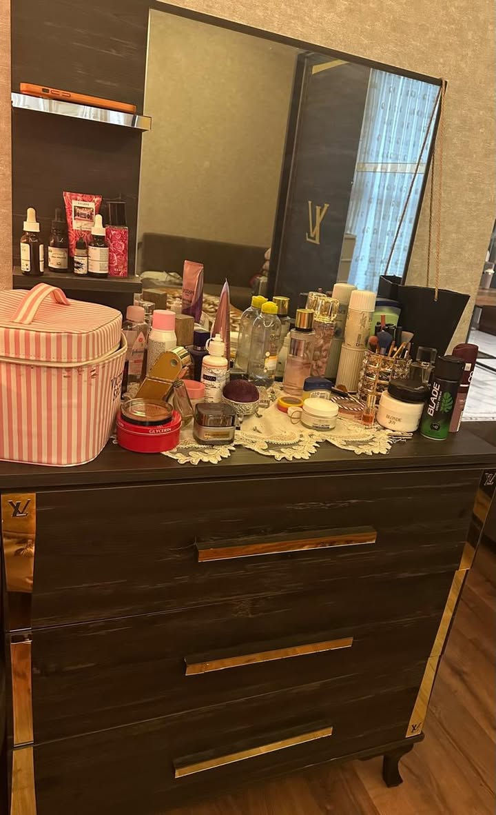 للبيع … غرفة نوم خمس قطع ب ١٧٠ ألف


**إذا كنت صاحب هذا الإعلان وتريد حذفه لأي سبب، رجاءا أرسل رسالة إلى الدعم الفني**