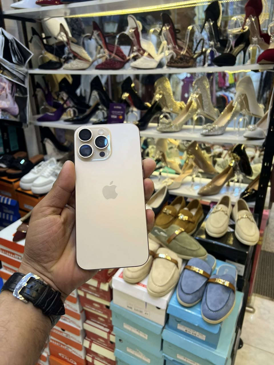 ‏تلفون iPhone 16 Pro ماكس نظيف 100% بطارية 96 كفالة عامة تلفون موبايل Patches نظافة أم 
‏سعر 1425 ￼ذاك 256￼ تواصل على هذا الرقم فقط واتساب ***********￼
