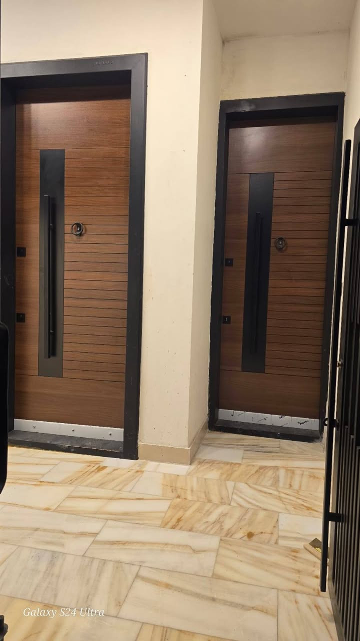 #دارللبيع
تونات مساحه كل بيت ١٠٠ متر
المساحة  ١٠٠م بواجهة  ٥×٢٠
بناء سنة ٢٠٢٦ من الاساس 
يحتوي على  مدخلين
صالة ومطبخ  وخدمات صحية عدد٢ وغرف نوم عدد ٤
وعلى شارع بعرض ١٢م شغل درجة اولى  الموقع 
الغزالية شارع اسواق الزاوية قرب المجمع السويسري 
للاستفسار الاتصال 
***********
