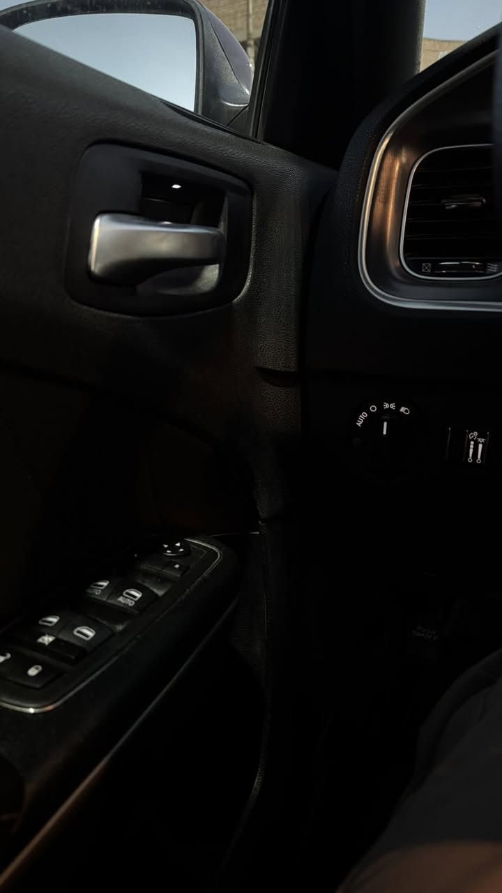 السلام عليكم 
جارجر 2020 اصل رقم اربيل  (باسمي )جاهزه من الهزه جديده وسنويه ٥ سنوات نفاذها  ✅

لون كرزي 🍒 گفاله عامه حادث  طرف دعاميه امامية فقط 
كار بلي 
فتحه 
كشنات كهرباًئية
كشافات زنون
زنون عالي ناصي 
السياره جديده واستخدام شخصي وماشية 77 ميل فقط 

🔺الصور تقرير امريكا  _ السونار  _  بالمنشور 

🔺العنوان : سوق الشيوخ _ حي العرب _ 

🔺 رقمي : ***********

🔺السعر : 237 مجال بسيط
