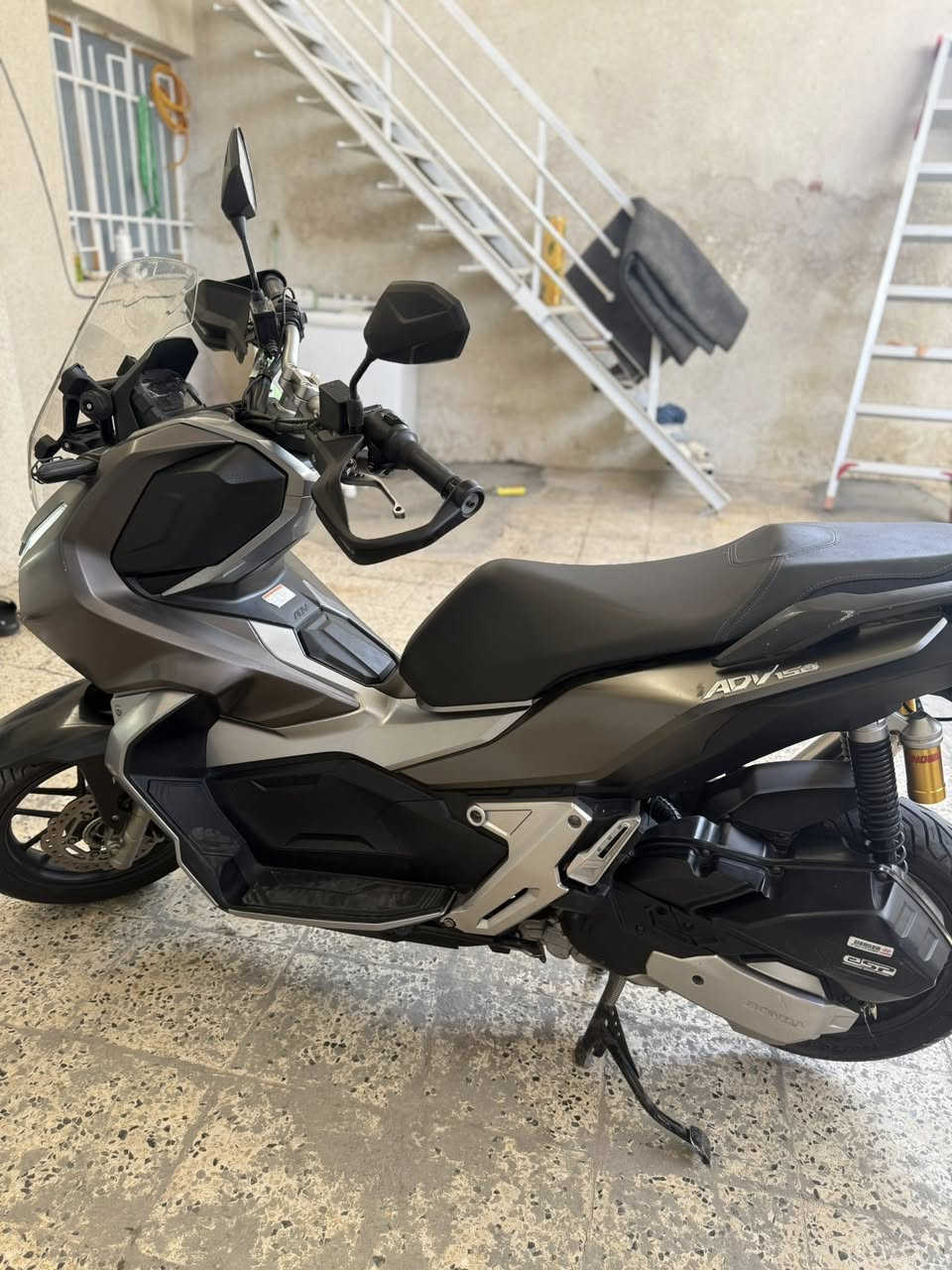 ADV150
2022
APS
ندفئه يدات
صالنصه رياضي
شلعه كلش قويه
دبلات بيهن مال دهن
بصمه
جامه متحرك
تانكي 8 لتر
اللايت زنون ثلجي بلادي
الشاشه ديجتال بيها (درجة الحراره-السرعه-عداد مال بريك -
شكد البانزين يوصلك-شحن الباتري -جنج اويل -السنه والشهر
(Tuel cons-واليوم
الممشى 20الف
ويل التايرات شكل حديث
الدراجة قليل كلش منها بالعراق وكلش حلوه شكل الدراجة يخبل رياضي وكلش حلو والطسه انساها وبانزين كله محسن من المحطه + كلشي على البلاد ما عدا الصالنصه وصوتها كلش حلو مو عالي

***********
