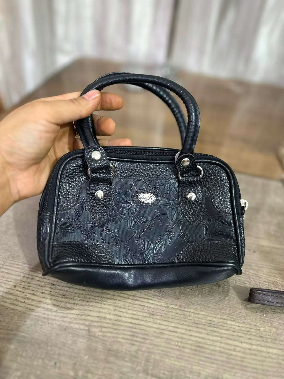 سعر قطعة ٢


**إذا كنت صاحب هذا الإعلان وتريد حذفه لأي سبب، رجاءا أرسل رسالة إلى الدعم الفني**
