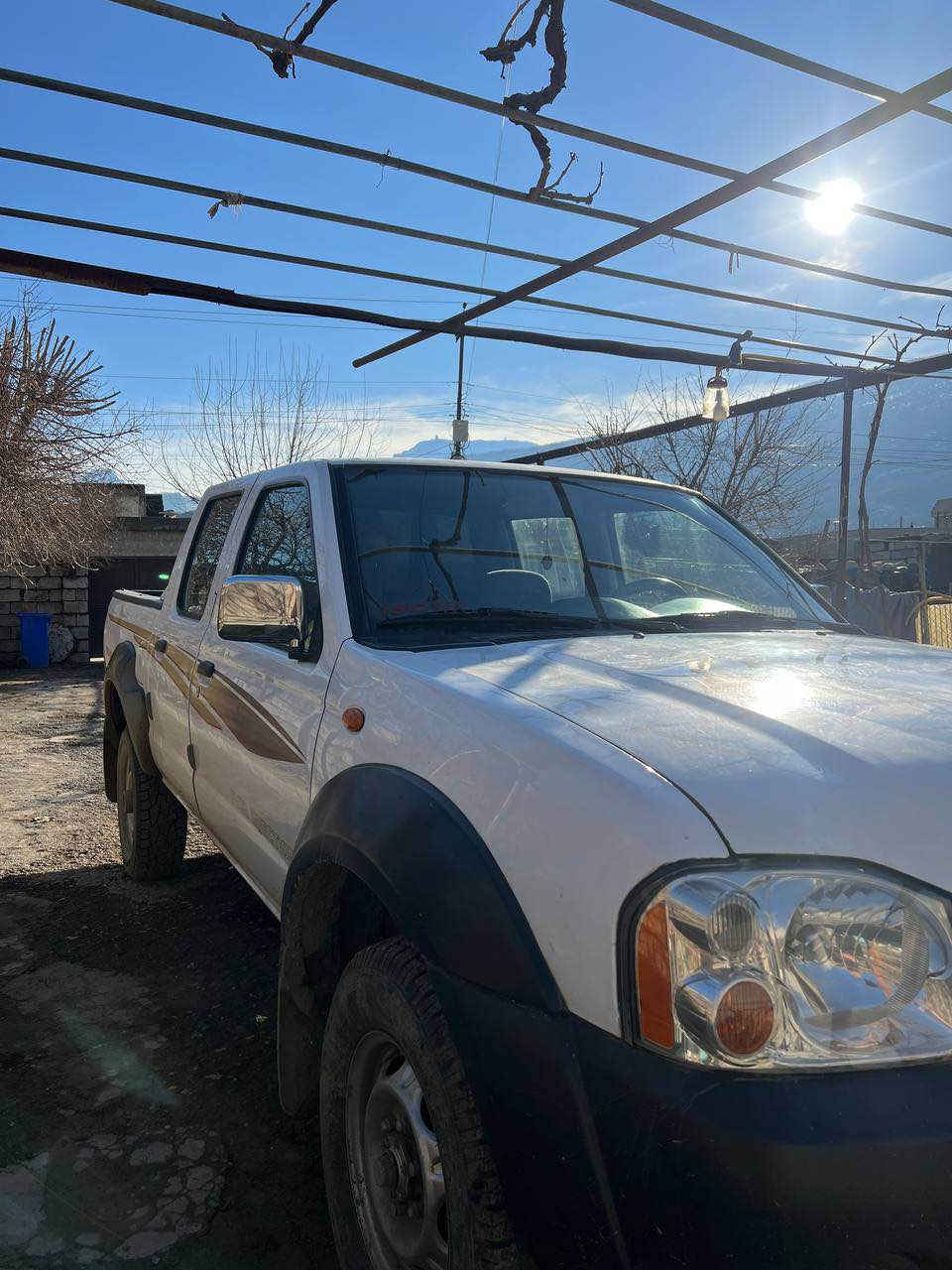 پیکاب نیسان ٢٠٠٩ بێ بۆیاغ سەنەوەی بەسەر چووە
*********** أربيل, العراق
