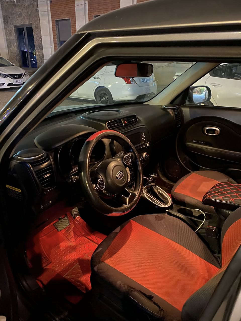 كيا صول
موديل 2018  نص فول 
3 قطع 
محرك 1600 
محرك جديد 
كير جديد
سياره بأسمي رقم نجف مداور 
*********** 
مكاني نجف
السعر 120 وبيها مجال
