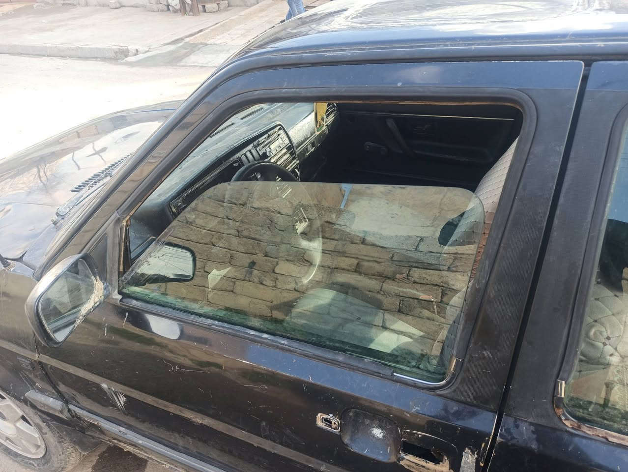 سلام عليكم جيته موديل 91ارقم الناني كبون بنزين سنويه27 محرك وكير شرط كهربيات كلها شغالا والباقي كداب العين السعر 20وبها مجال للستفسار الرقم ***********
