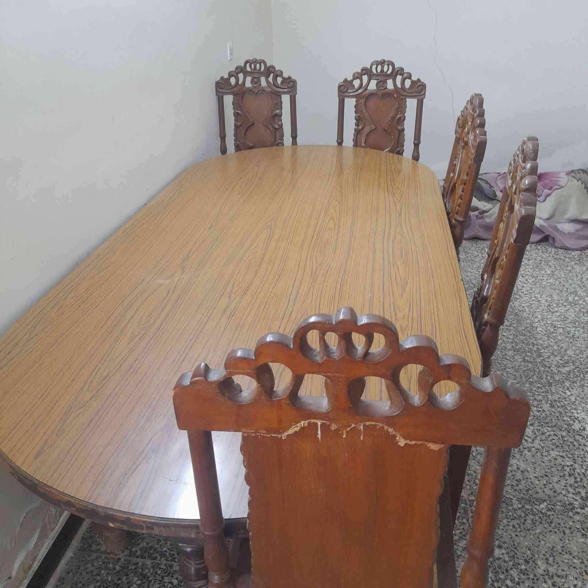 ٣٠٠ وبيه مجال صاج جدا نضيف  بدون اي ضرر
واتس اب ***********
