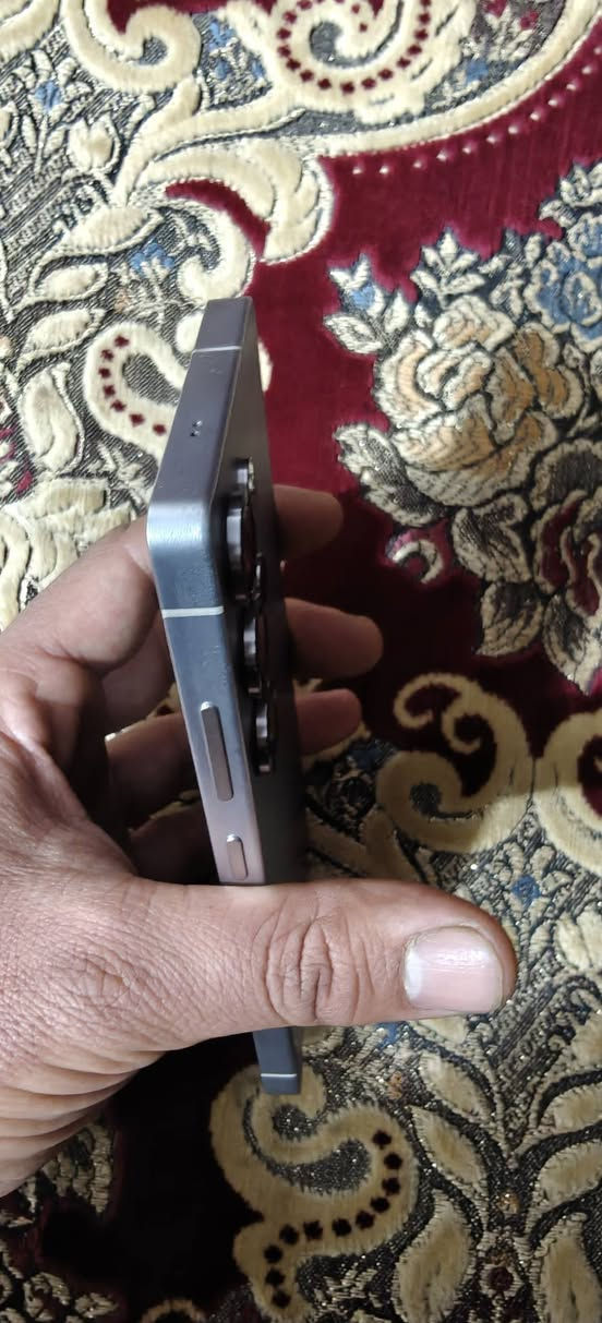 السلام عليكم
اس 25 الترا ذاكره 1 تيرا نضافه فول وكاله 
جهاز اخو الجديد مواصفاته معروفه مكاني نجف 
سعر الجهاز 1500 وبي مجال حك الجية 
تواصل خاص او اتصال ***********
