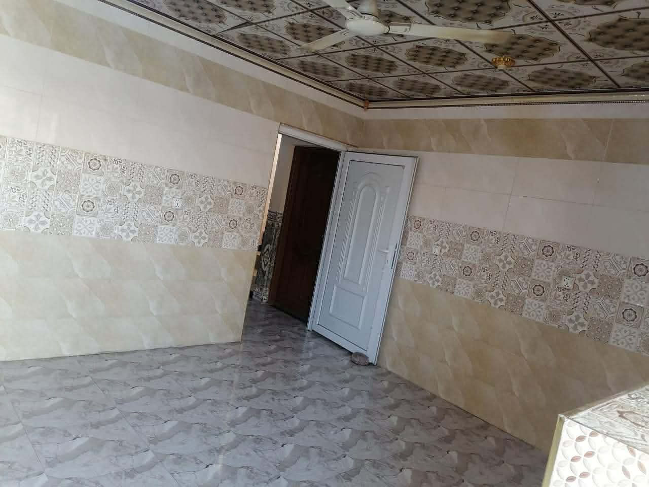 دار للبيع في الصقلاوية دور واطئة الكلفة
يا الله 
دار للبيع
في الأنبار فلوجة الصقلاوية دور واطئة الكلفة
مساحة العقار 220 متر 
بناء حجر درجة أولى
بناء حديث
مكون الدار من طابق واحد 
يحتوي علا غرفتين نوم وصاله وستقبال ومطبخ وحمام ومنور وصحيات داخلية وخارجية 
شارع تبليط منطقة مرتبة 
صنف العقار طابو سند صرف تحويل مباشر 

السعر وباقي التفاصيل الأتصال علا الرقم 

***********  ➡️اتصال 📲
 ***********➡️اتصال 📲
*********** ➡️واتساب فقط 📲
