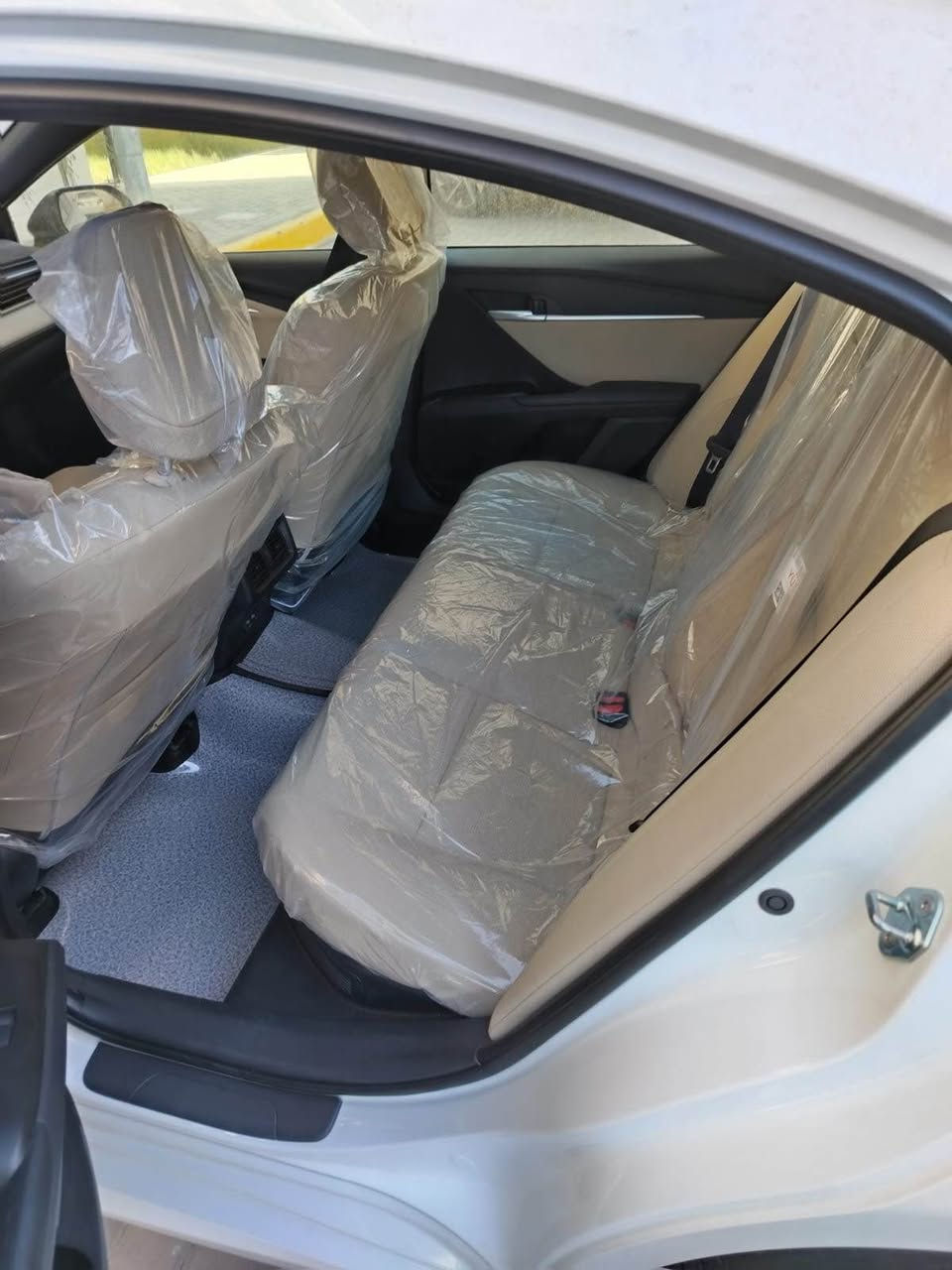 كامري اقصاد رقم بغداد مقترض وكفيل نفس البيت عبد اللطيف مكفولة ماشية 9 الف كيلو سيارة مكفولة كفالة عامة وكالة ثاني يوم باسم المشتري السيارة بلبصرة 

السعر 200$ وبيها مجال حك الجية
 
للتواصل ‭0773 009 4036‬ البصرة, العراق
