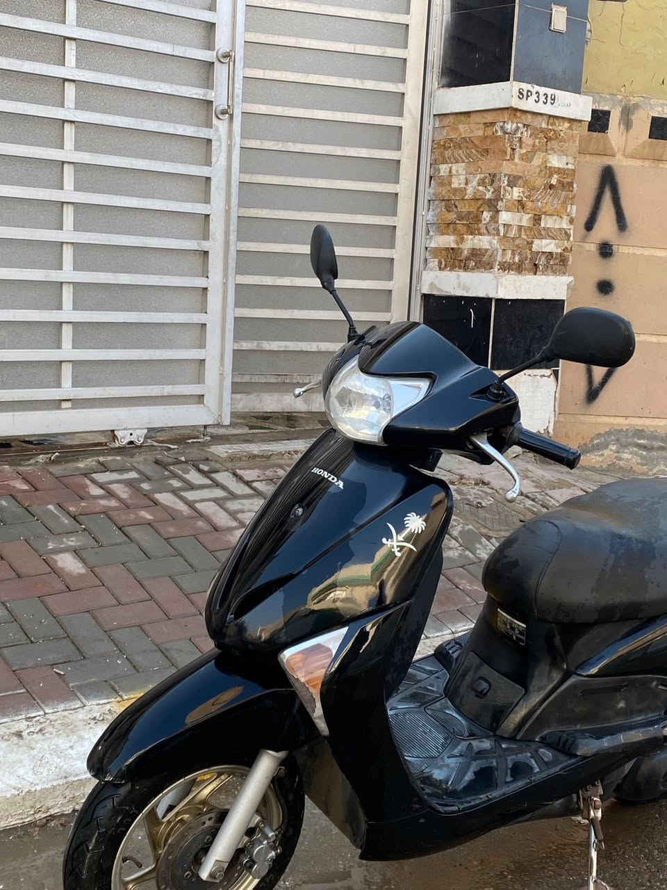 دراجه ليدي حديث الدراجه نضيفه ومامتعوبه 
والمكينه مجفته جديد معدل 90 100 
السعر 680 بي مجال حك الجيه 
***********
***********
