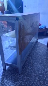 فاترينه محل للبيع ب15 العبيدي الرئاسه شارع 20  07732705902