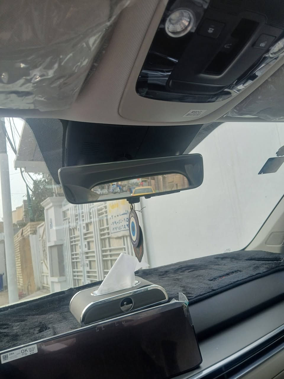 السلام عليكم بعد الموافقه للبيع سياره سورنتو موديل ٢٠٢٥ خليجي باسمي ماشيه ١١ الف كم محرك ٦ سلندر مكفوله كفاله عامه عدا شخط بالدعاميه اليمنه كما موضح بالصوره السعر ٣٥٠٠٠ الف دولار وبيها مجال مكان السياره بغداد موبايل ***********
