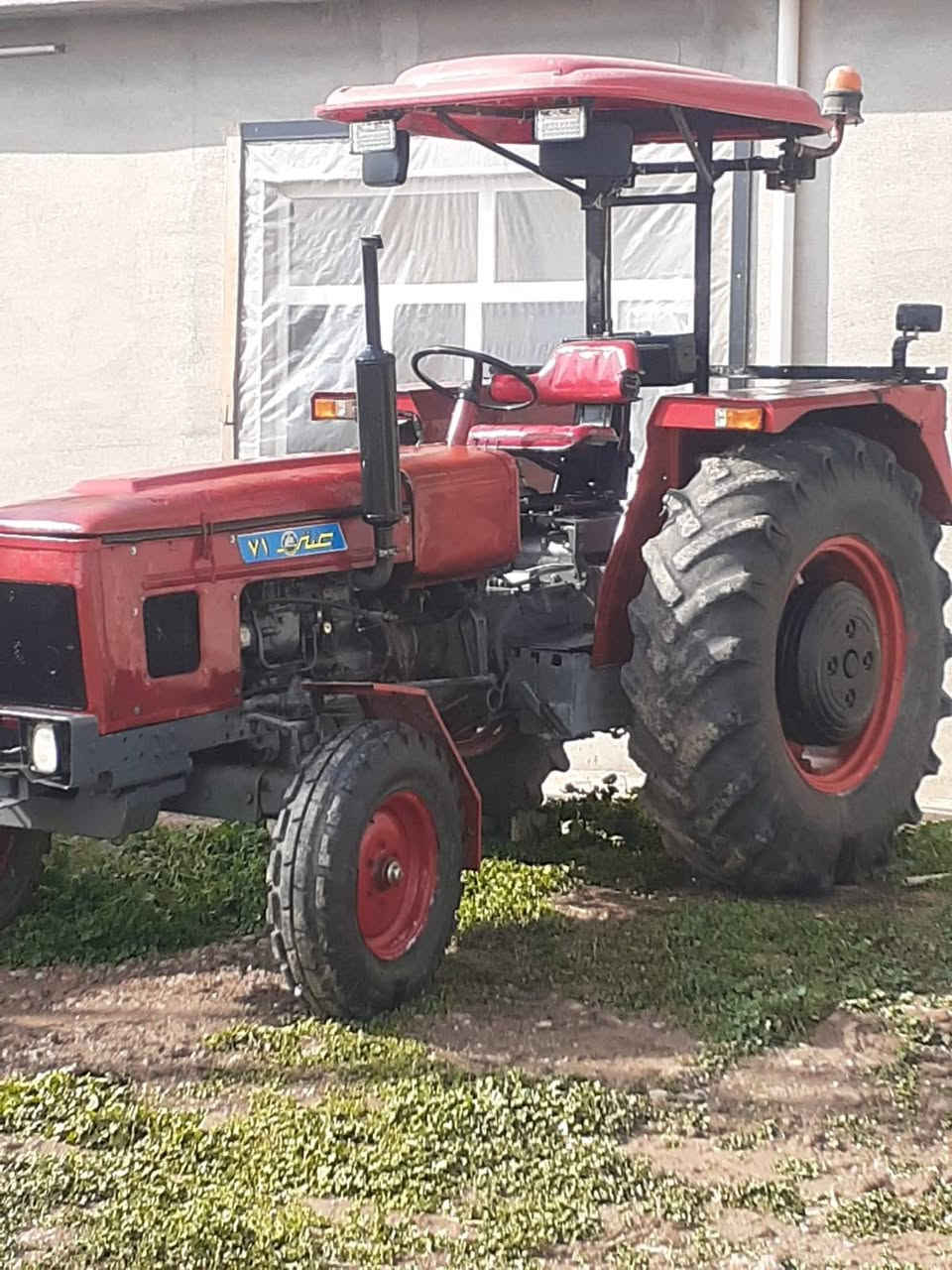 سلام علیکم بەرێزان ... عەنتەر چوار پستن لۆ فرۆشتن .🎁. تراکتۆرەکە هەموو گیانی بەشەرت مەزبووتە👌 . مەکینە گێر ئەکسل بەشەرت و زەمان . بێ عەیب ... گێری سوک و گرانی کاردەکات غەنزیلە هادلۆرکی مەزبووتە  پاتری جۆت تایەیی پێشەوەی نوێیە . بەیەک سلف هەڵدەبێت کوشن سرپرینگ و کەپری  فەرگەسۆنی بۆ بستراوە سوکانی کراوەتە پاوەر سوکانی لەئی سەیارە نەرمترە . لایت و بلاجکتۆری کاردەکات . بەردی ناو تایەکان تێیەخراوە . شوێن هەلێر . سعری 34 معامەلە موبایل ***********
