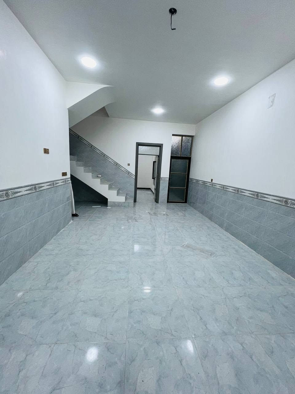 🌃 اللهم صل على محمد وال محمد 🌃
      🏫   🏫   🏫   🏫   🏫   🏫
              ⚜️ #بيوت2_للبيع ⚜️ 

☣️في الفلوجة حي الشهداء 
☣️ قرب مجمع البرديني 
☣️ بناء درجه اولى 

⚜️المساحة : 125م 
⚜️الواجهة : 6.25م
⚜️النزال : 20م
 
طابق واحد وبيتونه وصاله واستقبال ومناور ثنين ومطبخ 
حمامات داخل وخارج 

 ⚠️ الشارع 🚸 : 10م  
⭕ السعر : 83 قابل للتفاوض 
🧰⚖️ نوع الملك 🧰⚖️ : طابو صرف سند 
للاستفسار : مراجعة 
🥇#مكتب_الاقصى_للعقار 🥇
 للاتصال : *********** 📞☎️
واتساب : *********** 📞☎️
⭕التسلسل: 168
#عقارات_الفلوجة #عقار_للبيع #عقارات_الانبار #عقارات_العراق  #العقار #عقار
#العقار_للبيع #للبيع #بيع #بيت #بيوت #قطعة #قطع
#ارض #اراضي
#عقارات #عقارات_الاقصى
