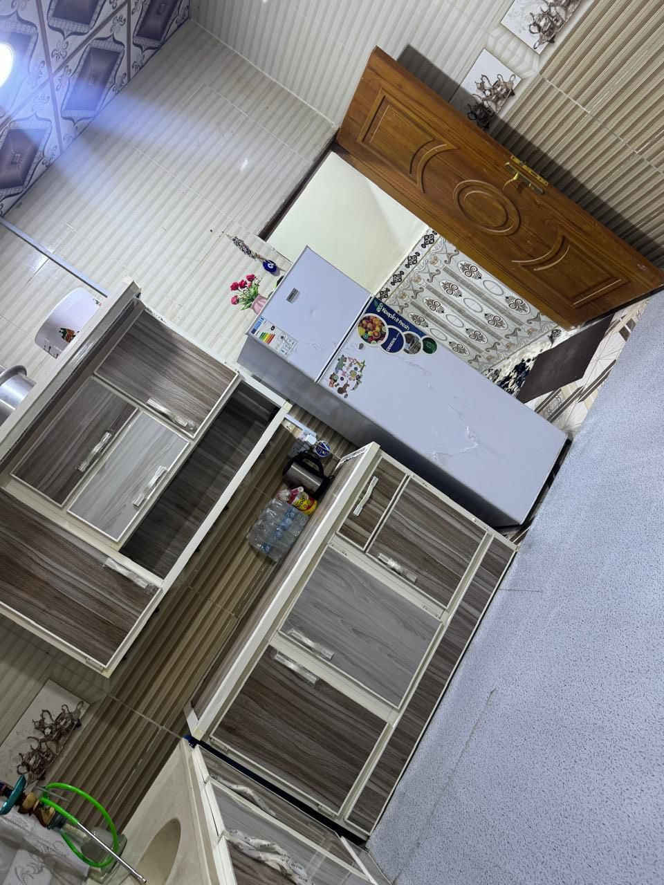 بيت للبيع 

المكصب   

مساحة البيت. ٢٧٥

زراعي 

  غرفتين. ديوان.   مطبخ حار بارد.   حديقة.  كراج 

صحيات 

السقف كونكريت 

ماء كهرباء 

البيت كامل سراميك.  مجاري. وكلشي 

الشراي يتصل.  

***********
