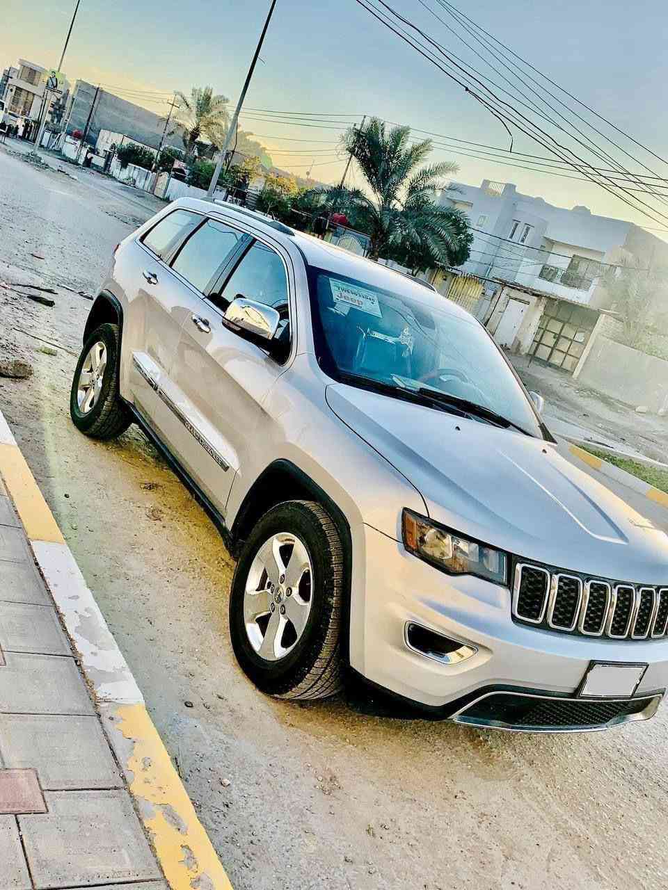 جيب شيروكي 2012 كلين داخله محدث 2018 للجماليه مع طخه جاملغ ايسر مرجع بارد فقط
رقم بغداد سنوية لـ27 بأسمي تحويل ثاني يوم

* محرك 3600

* بصمة ٣ ابواب 

*بصمة تشغيل عن بعد

*لايت لد زنون

*ويل كب كروم

*تحكم ستيرن 

*تحكم مري

*تخم تاير جديد

*كير مكفول 

*تبريد قطعتين

*كاميرا خلفيه

*حساسات

*شاشة جبيره

*فور ويل

*كشنات جلد

*وضعيات تخزين ميموري

*سستم 8سماعات محيطيه 

*يدات كروم

وبقية مواصفات الجيب المعروفة

السعر 162 وبيها مجال للطيبين

للاستفسار 
***********
