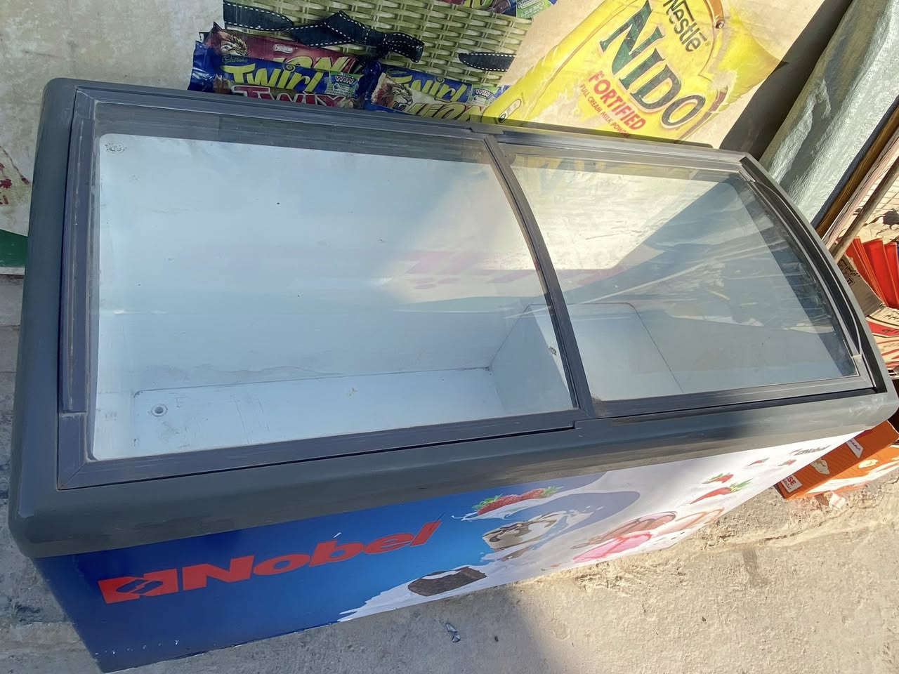 مجمده البيع متر و30 المكان علوه الرشيد سعر 275 مجال بسيط نضيفه كلش ***********
