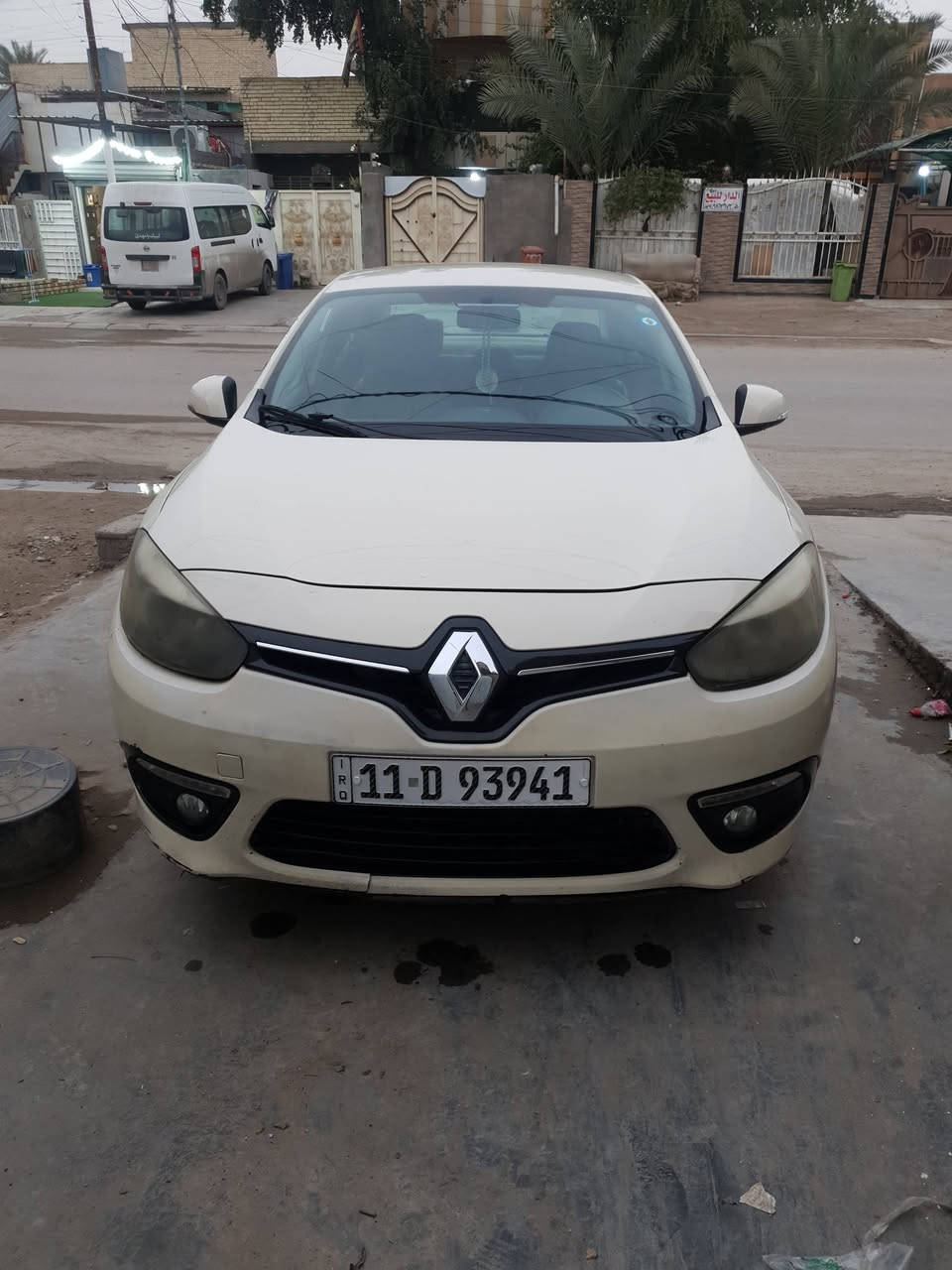 سلام عليكم للبيع رينو فلونس ٢٠١٦ شركه ٨ نوزل محرك ١٦٠٠ بيها نواقص بسيطه تنزل من السعر كير محرك نظيف تدفئه تبريد شغال السعر ٧٣ بيها مجال قليل 
الاستفسار ***********
