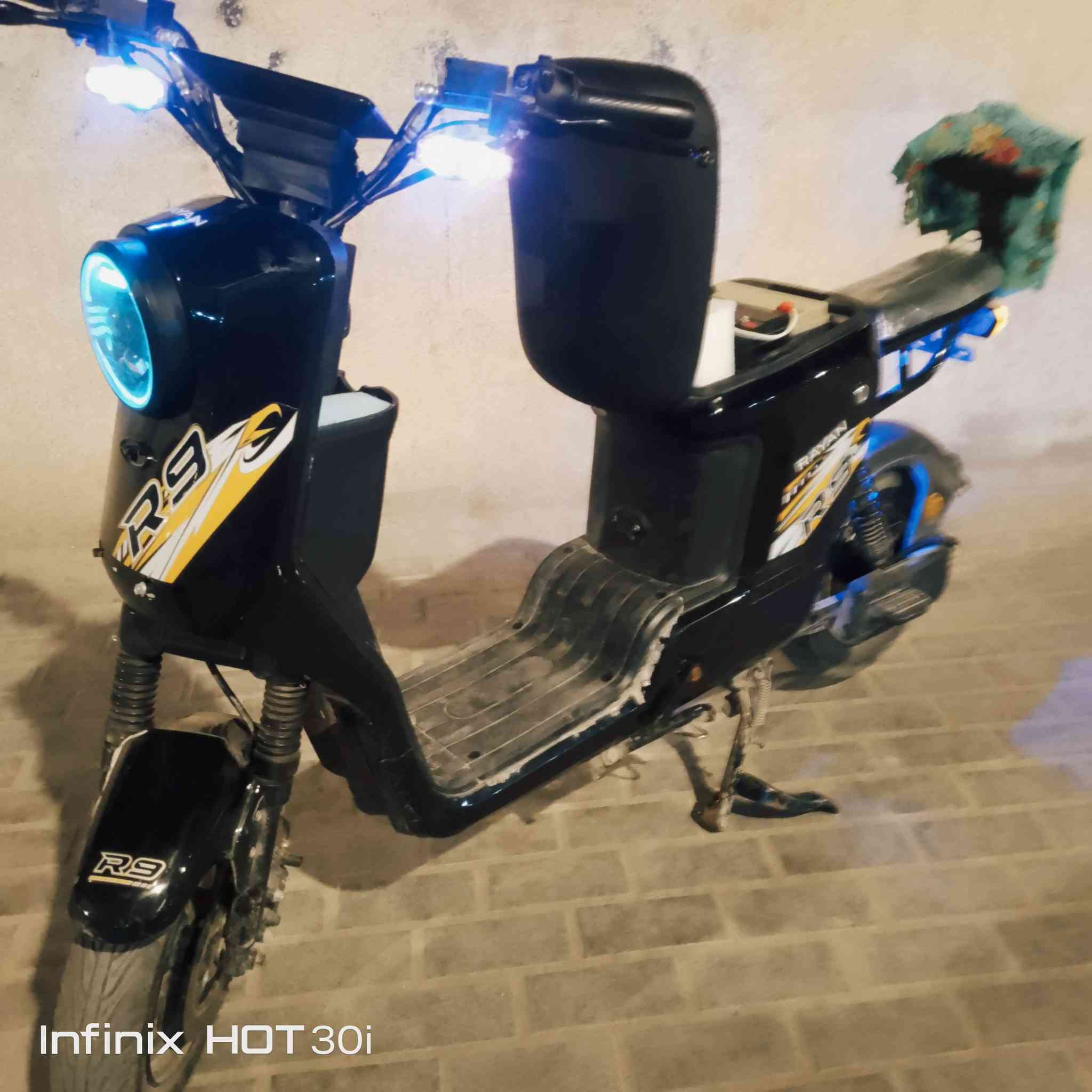 دراجه ريان 2025 نظيفه ار 9 بيها بدل مبدل بطاريه واحده دراجه نظيفه كل شيء ما بيها مكان البصره الحيانيه السعر 475 وبيه مجال الرقم ***********
