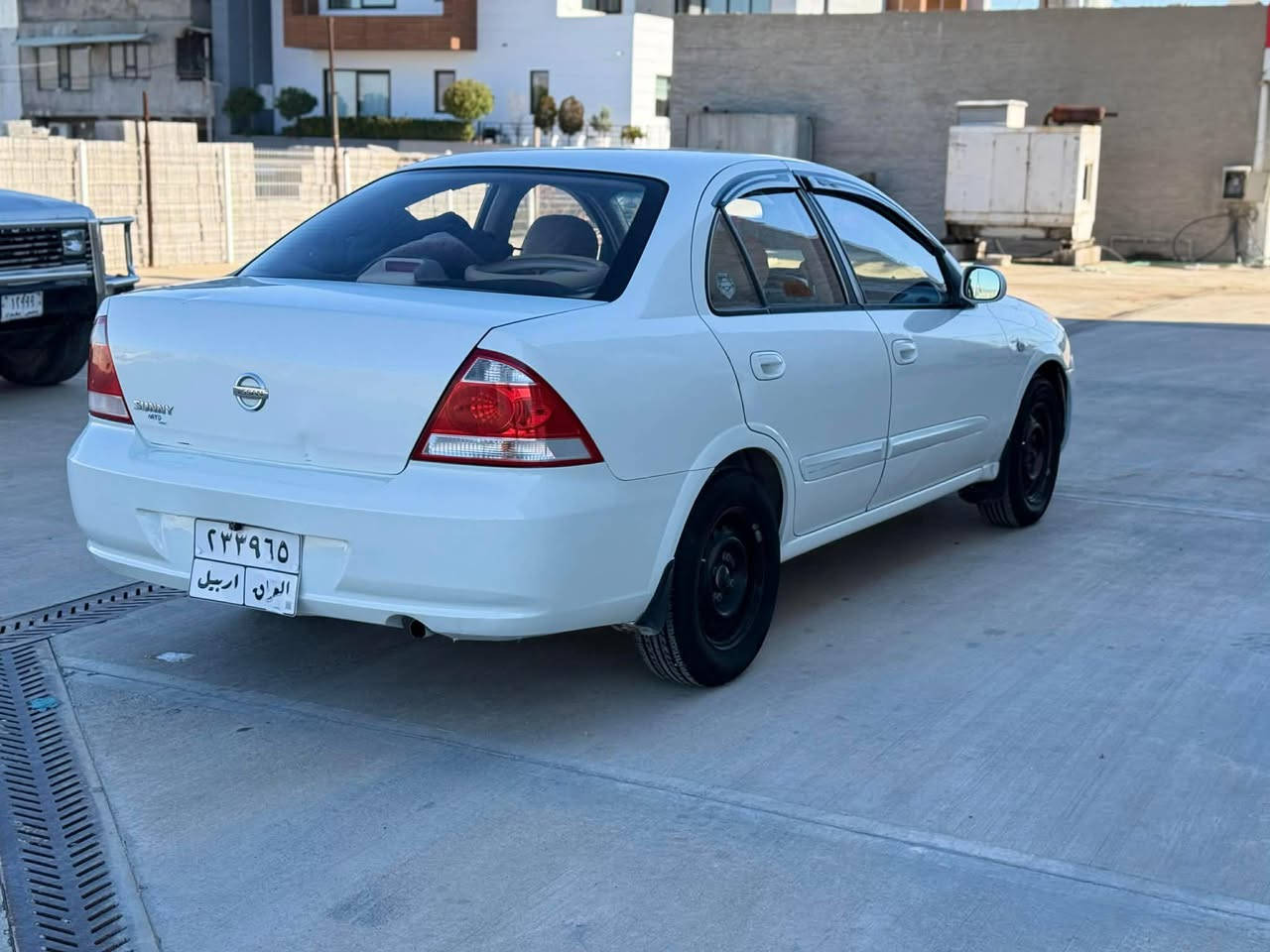 نیسان سەنی 2010 ئۆتۆماتیك ناو زەرد چوارجام کارەبا و کەلەو عەینەك و  کۆنترۆل  فولە تەنها یەك پارچەی بۆیاخە سەنەوی بەسەرنەچووە سۆنەرم داناوە 94 گەڵا معامەله . شوێن . شارە زوور . زەڕایە ن 
تەحویل و غەرامە گێرو مەکینە و تەبرید بەشەرت
تکایە موشتەری نیت تێل مەکە لەگەڵ ڕێزم 
***********= *********** حلبجة, السليمانية
