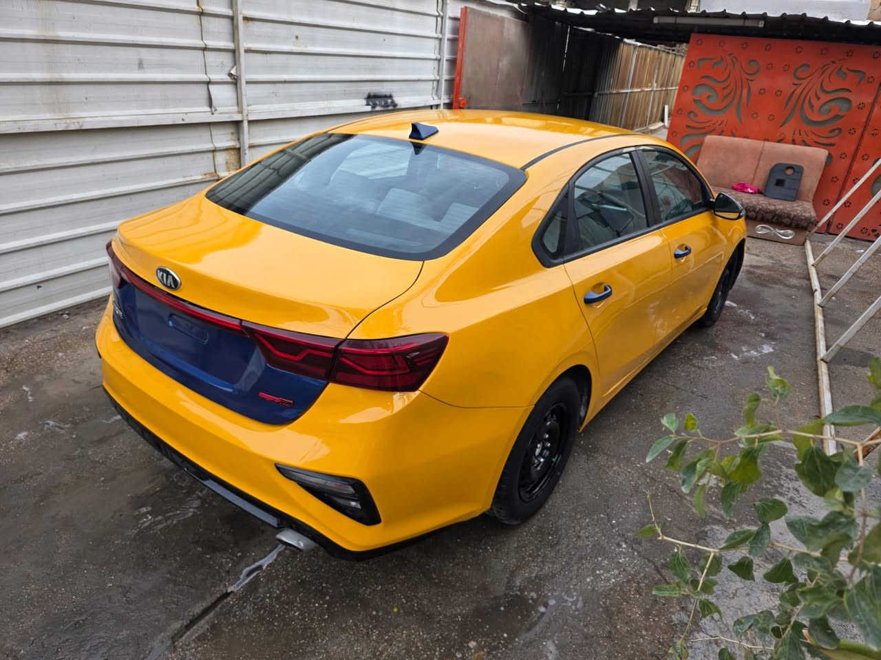 للبيع 
كيا فورتي موديل 2021 سياره جاهزه تخم تاير صدر امامي خلفي جديد كير اي تي صور الحادث بالمنشور المكان بغداد السعر 125 وبيها مجال للاتصال ***********
